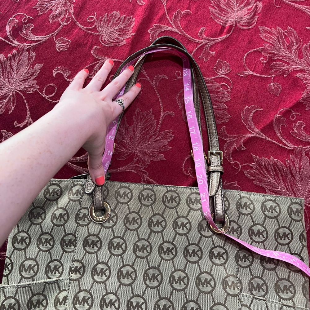 Michael Kors vintage tan & beige monogram tote purse leather adjustable - Picture 9 of 16